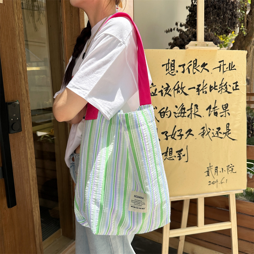 46103 Pleated striped color-blocking single-shoulder bag, fresh and versatile, large-capacity canvas bag, schoolbag for female students Specification drawing