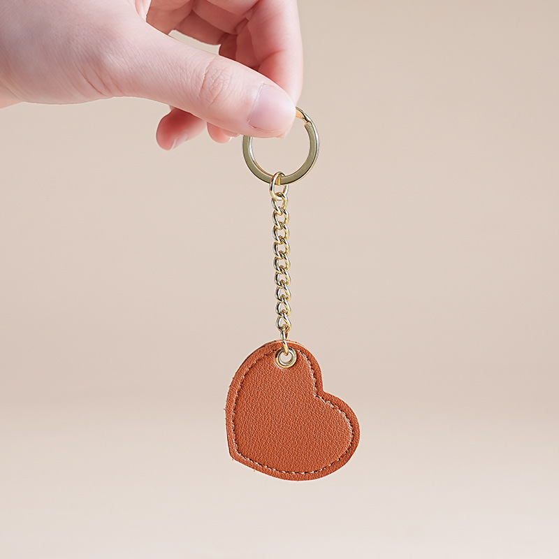 Cross-border in-stock leather keychains with love, cute bags, keychains, pendants, car key accessories, pendants full figure