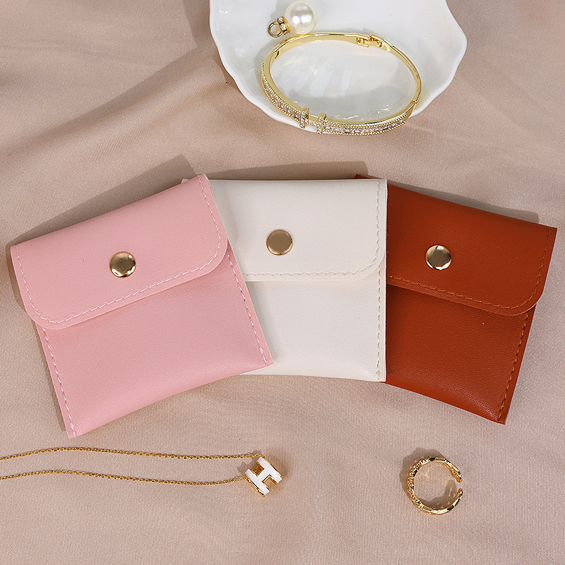 Jewelry bag, leather PU jewelry storage bag, jewelry bag buckle bag, necklace ring, desktop storage bag Application Scenario
