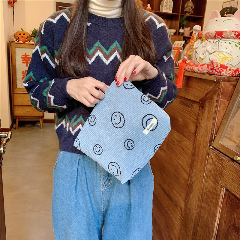 【 In Stock 】111291 Corduroy Smiley Face Makeup Bag Polka Dot Retro Smiley Face Storage Toiletry hand-held Bag Pen case Specification drawing