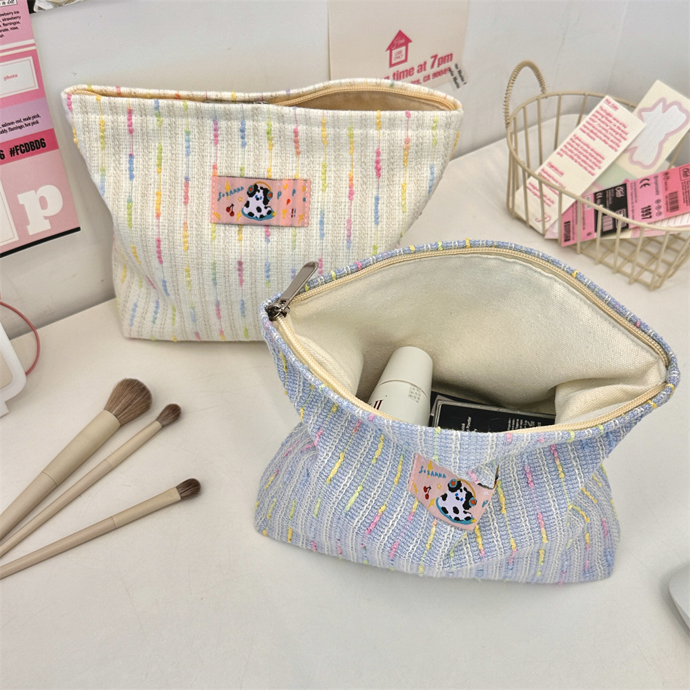 49293 Little Chanel-style woven makeup bag, high-end hand-held skincare product storage bag, travel and business trip toiletries bag Specification drawing