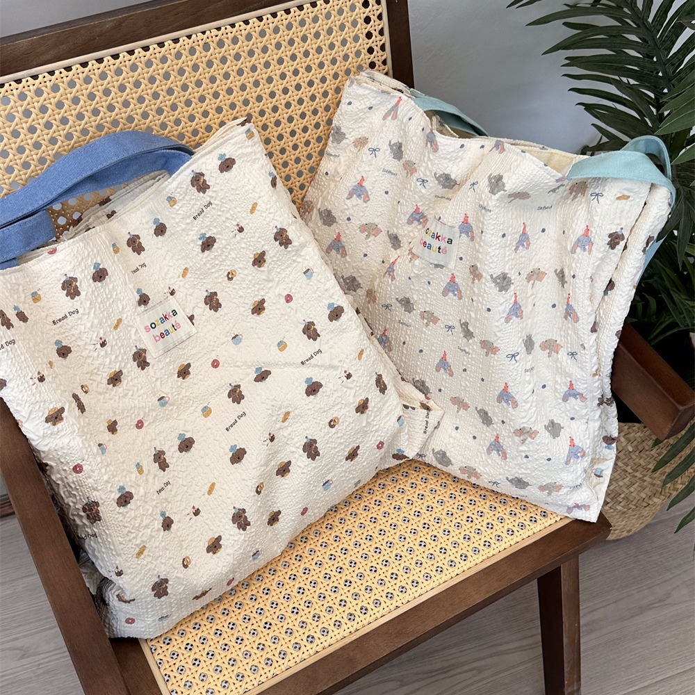 4431 Cute and sweet printed double-layer canvas bag for summer, new large-capacity casual hand-held shoulder bag Application Scenario