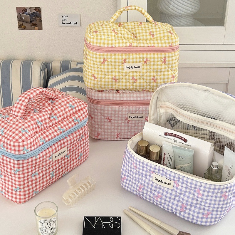 Original checkered bow makeup bag, new large-capacity, high-appearancelevel portable storage bag, travel toiletry bag for women details Picture