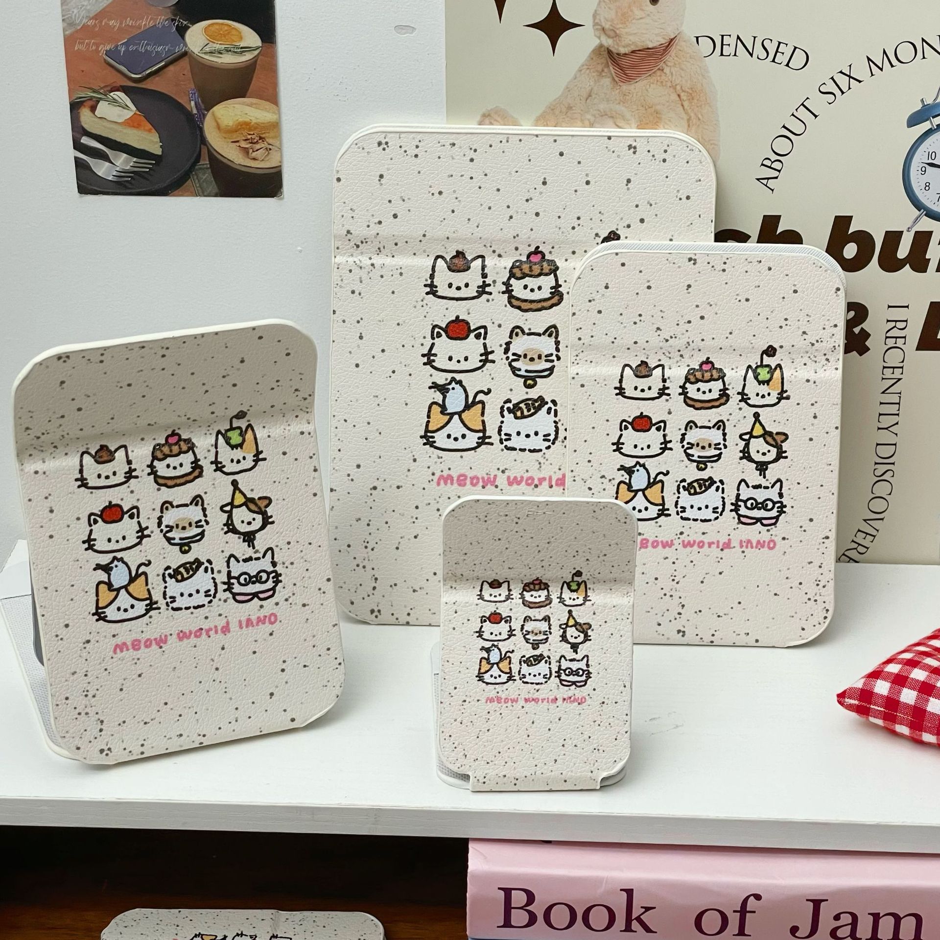 Cartoon Spotted cat folding mirror 2025 New style dormitory desk makeup mirror, dressing mirror, portable small mirror for girls Specification drawing