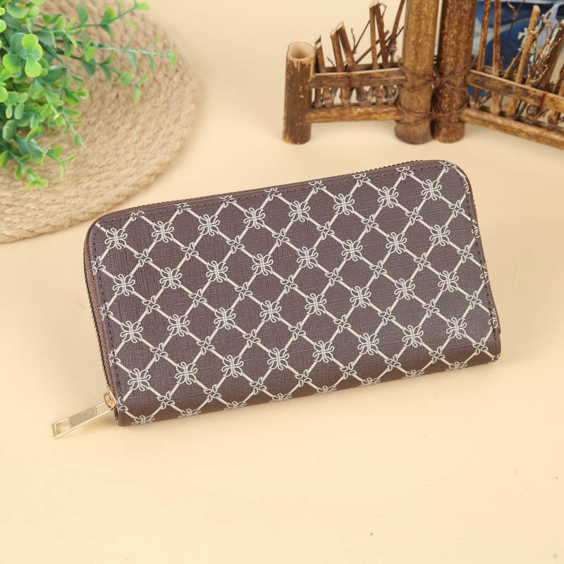 A multi-functional zipper handbag with checkered patterns, a long wallet, a new business and fashionable universal clutch that can be printed with logos Application Scenario