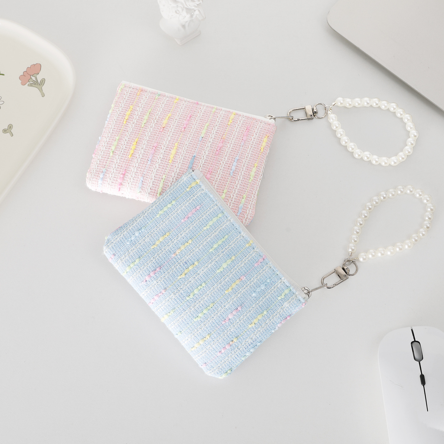 Cute little coin purse, makeup bag, student headphones, lipstick storage bag, portable small bag, girls' touch-up bag details Picture