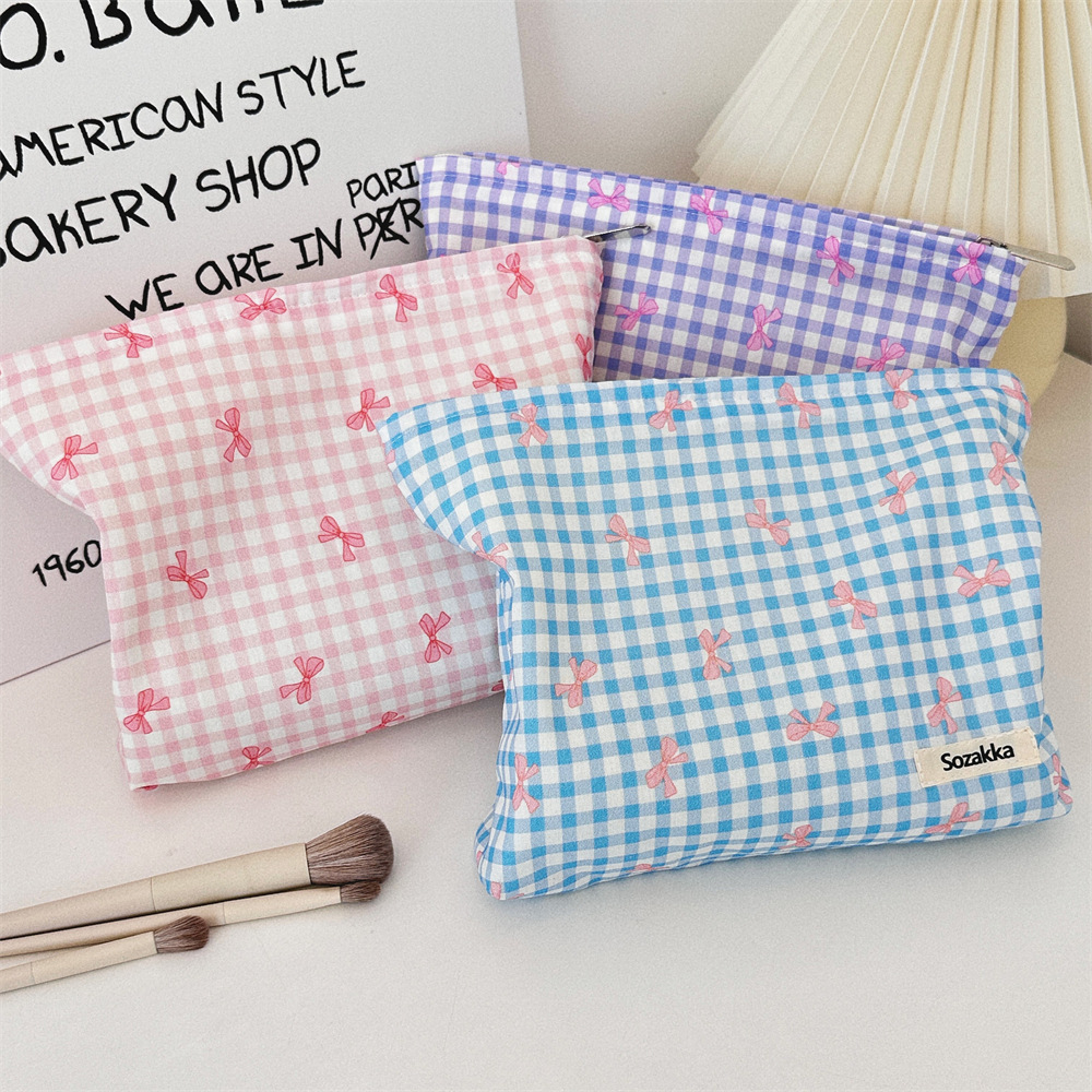 3432 ins floral makeup bag, water, lotion and skin care products, large-capacity zipper storage and organization bag, shopping clutch full figure