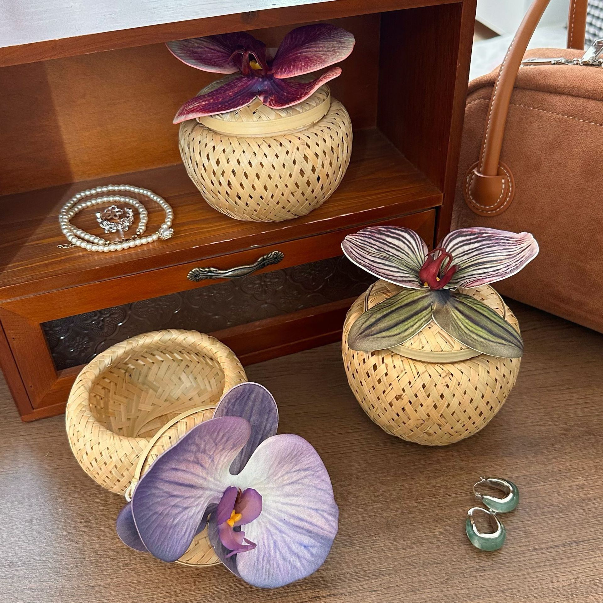 New Chinese-style Phalaenopsis wedding candy box, bamboo weaving storage box, high-end tabletop decoration, wedding and engagement decoration box Application Scenario