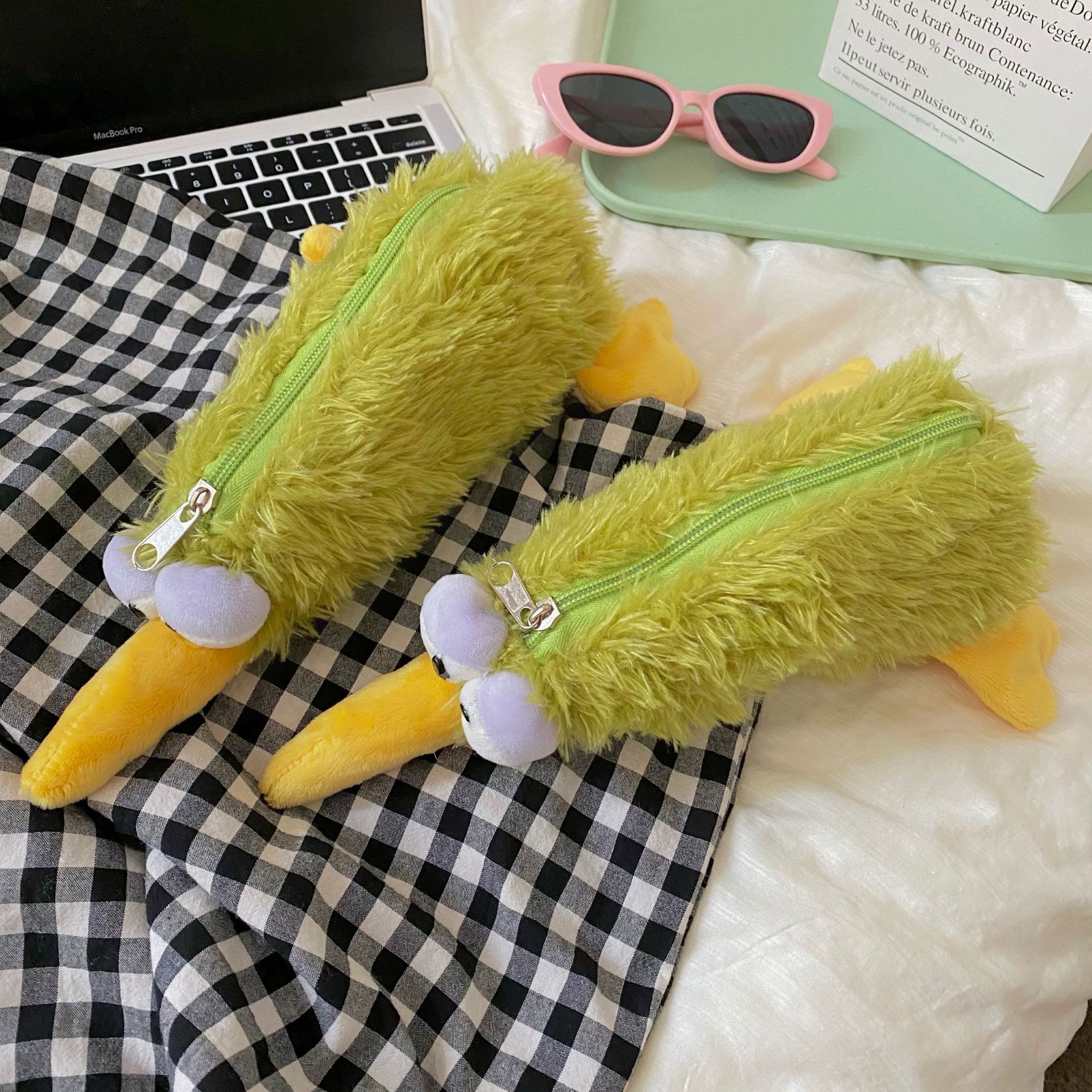 Kiwi Bird pencil case, high appearance level, ins style, junior and senior high school girls' stationery box, cute large capacity pencil case for girls details Picture