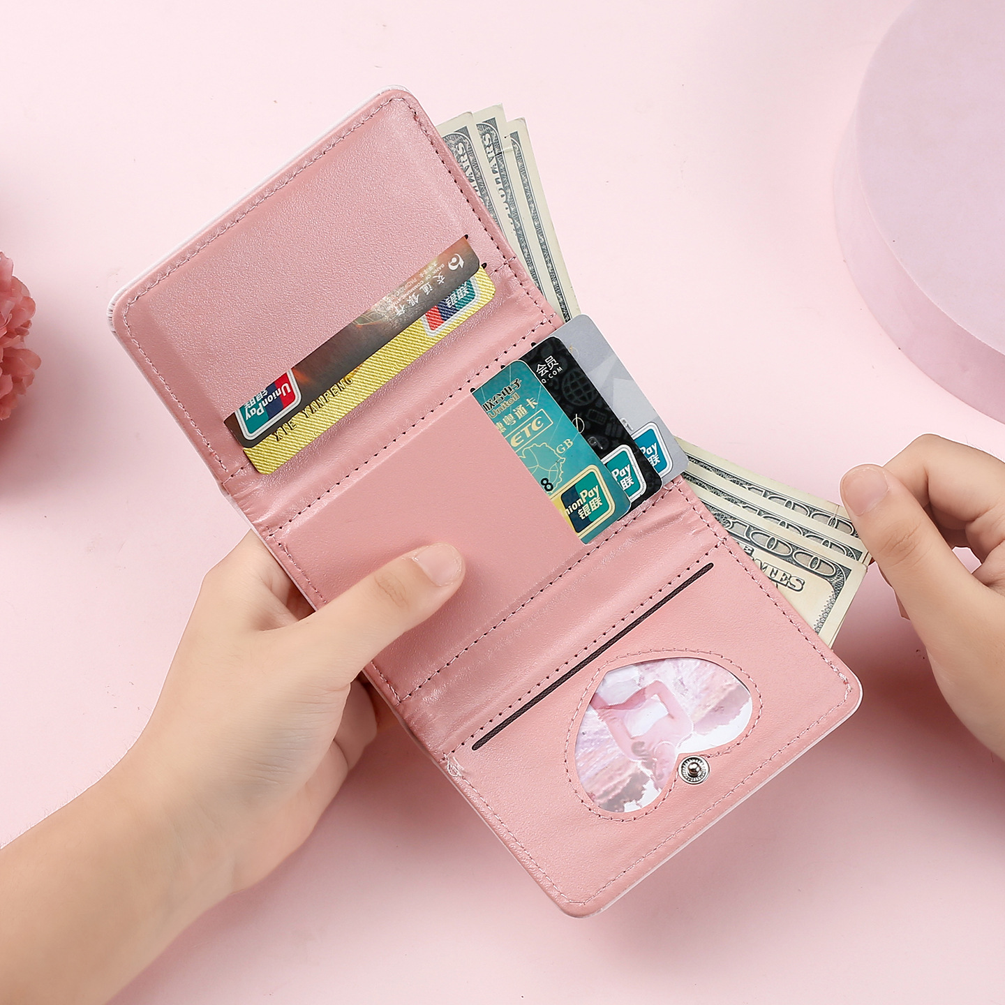 A new short wallet for women from Ailun, featuring cute Japanese and Korean cartoon umbrellas, a card holder with a snap button, and a simple 30% off coin purse Specification drawing