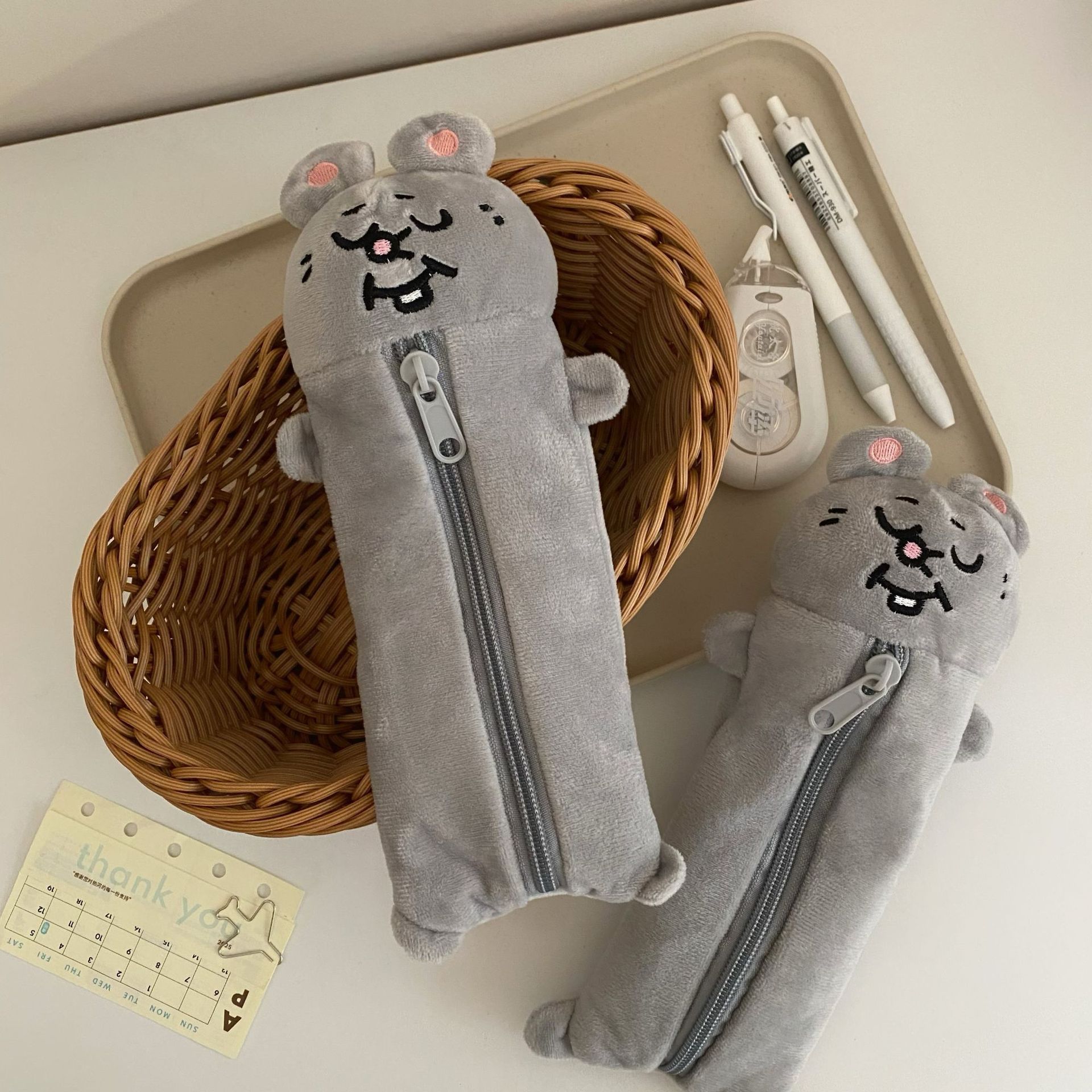Meiji and the big Mouse plush pen case on Instagram, cute and funny, high school student large-capacity stationery box, multi-functional pen case Specification drawing