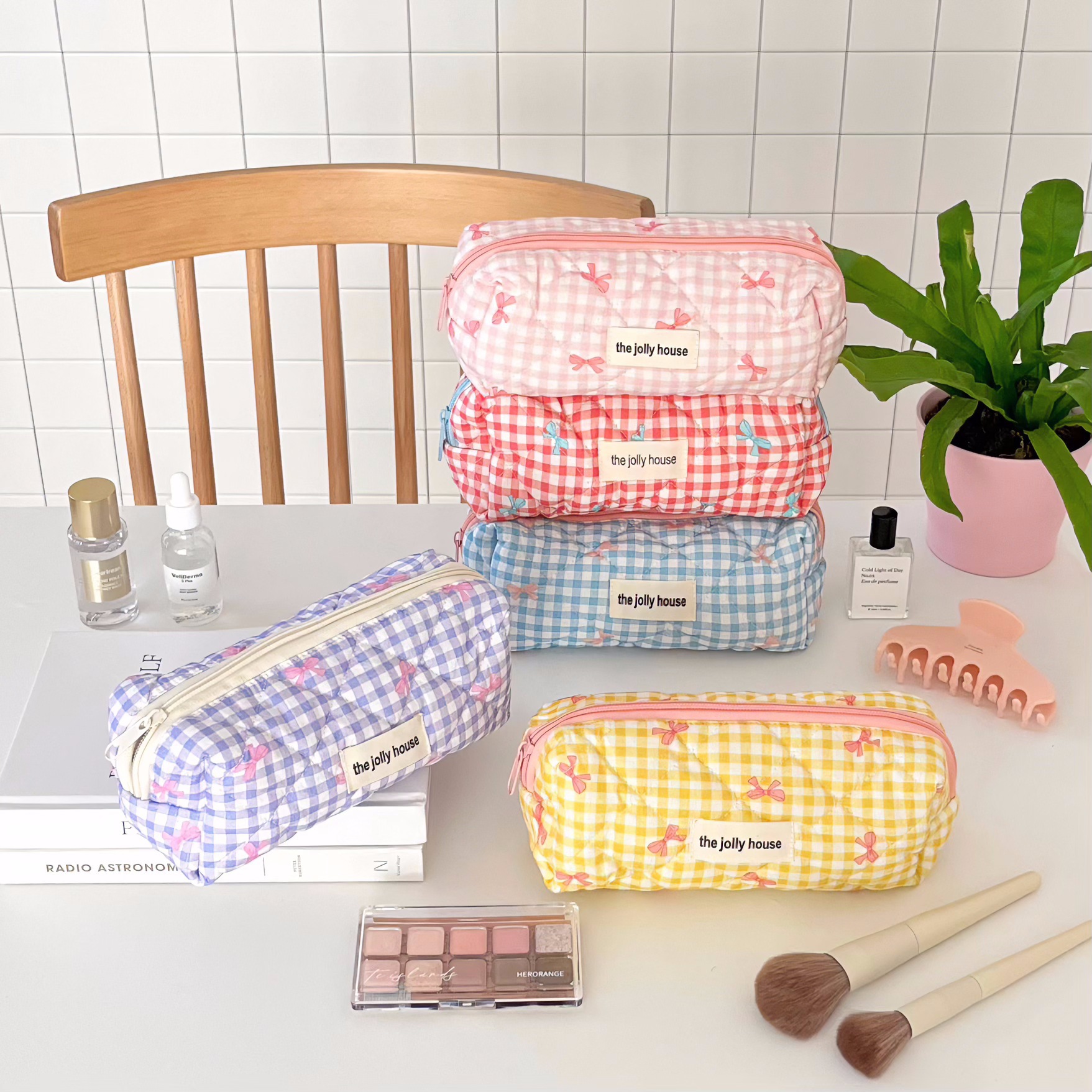 High-appearance-level large-capacity pen case, 2024 new style checkered bow storage bag, makeup bag, girls' stationery box full figure