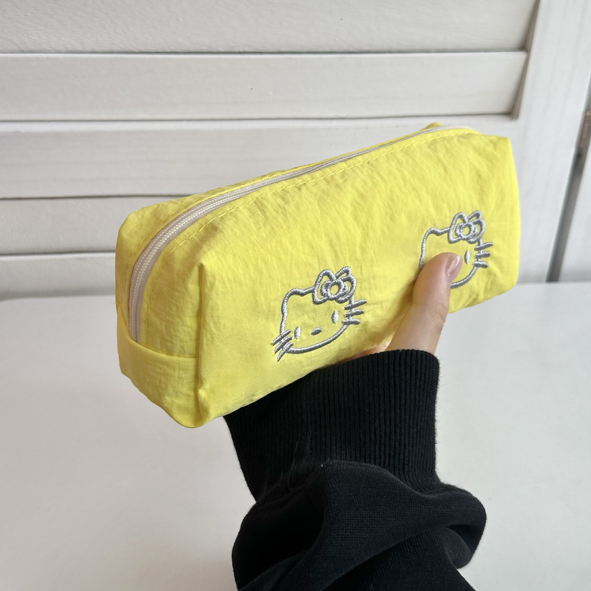 Vintage Japanese-style cat pen case, ins style, large capacity, cartoon cute embroidery, student stationery box, girl pencil case Specification drawing