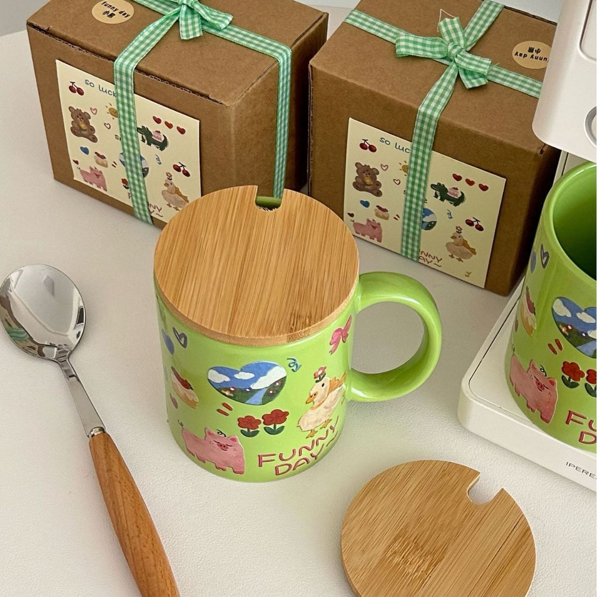 Cartoon graffiti ceramic cup, Korean-style ins cute and fun breakfast cup, coffee cup, large-capacity mug, gift box set details Picture