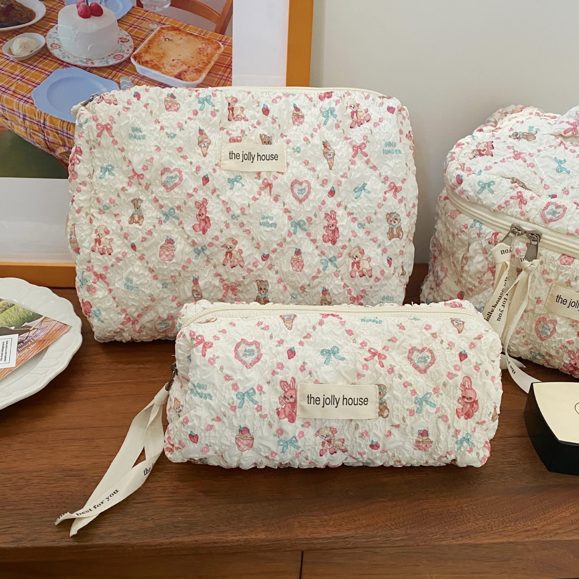 Cute mint Mambo lamb makeup bag for girls, large capacity student storage bag, handbag, bag in bag, pen case set Item Picture