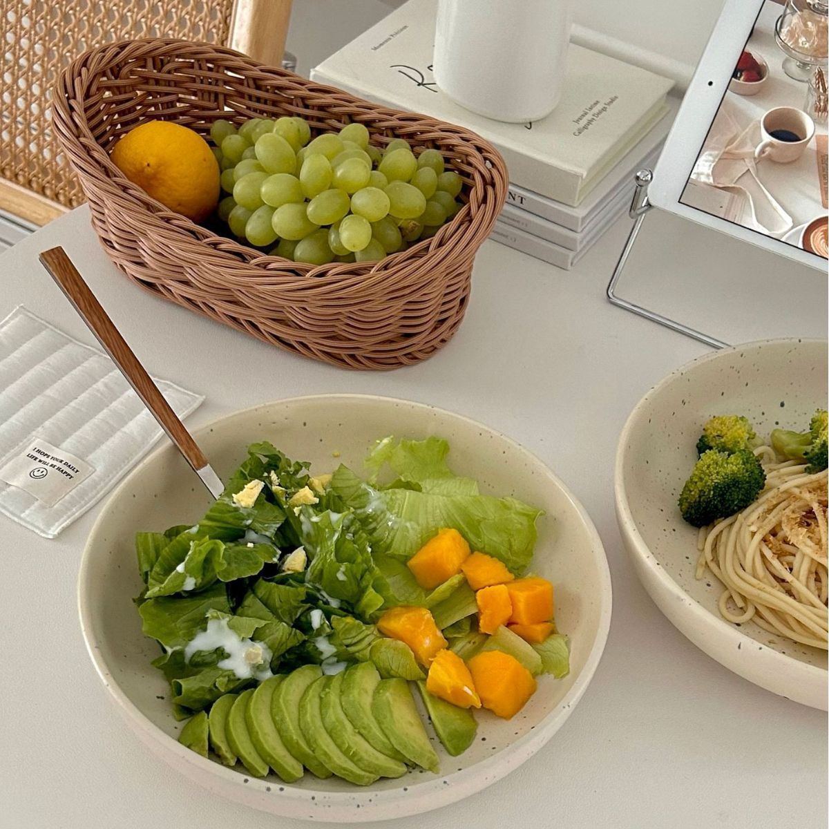Nordic-style ceramic ink-wash bowl, ink-dot plate, large deep plate, fruit salad, home curry rice, instant noodle bowl, soup plate details Picture