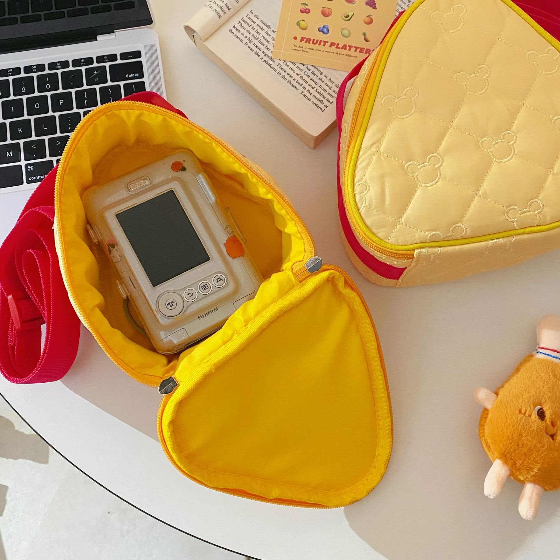 Xiaohongshu's same style camera bag, cartoon cheese, girlish heart storage bag, cute and portable triangular crossbody bag for students details Picture