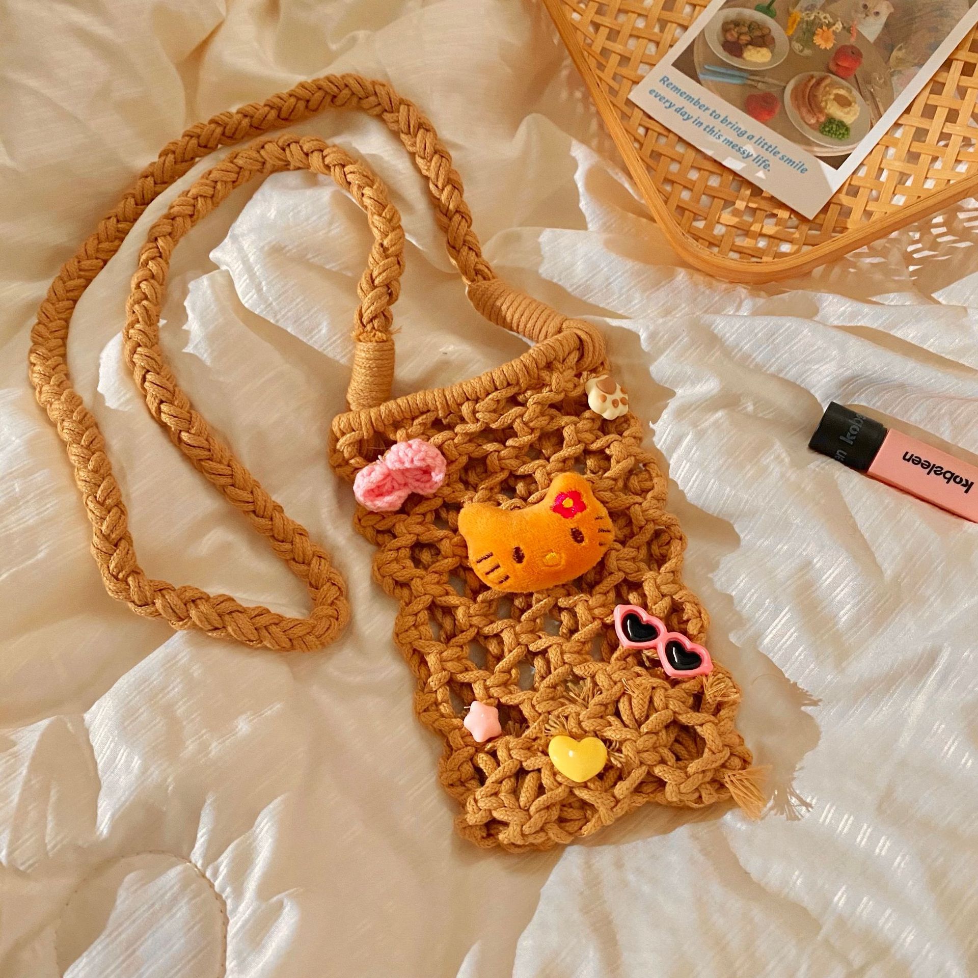 New summer vacation walking bag with black leather Hawaiian cat crossbody, hand-woven mobile phone single-shoulder hollowed-out bag Specification drawing