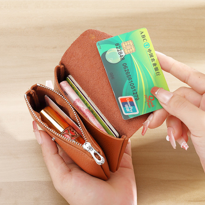 New mini pu coin purse for women, with a small cover made of top-grain cowhide and a soft leather coin pocket with lychee patterns Application Scenario
