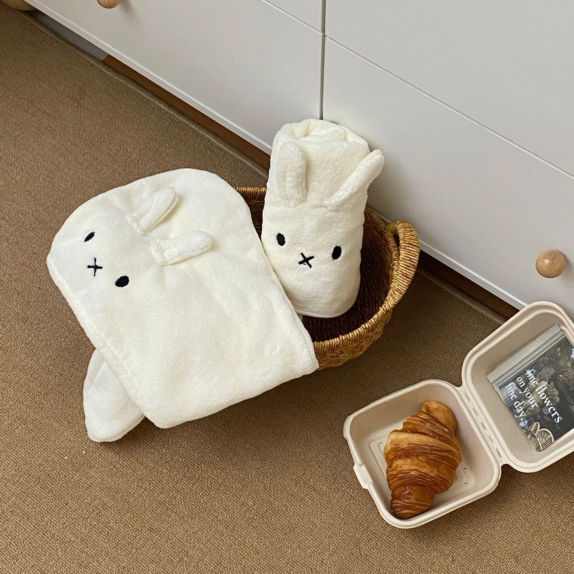 Cute Little White Rabbit 2025 New thickened coral fleece absorbent quick-drying bathroom towel, dry hair cap and bath towel Specification drawing