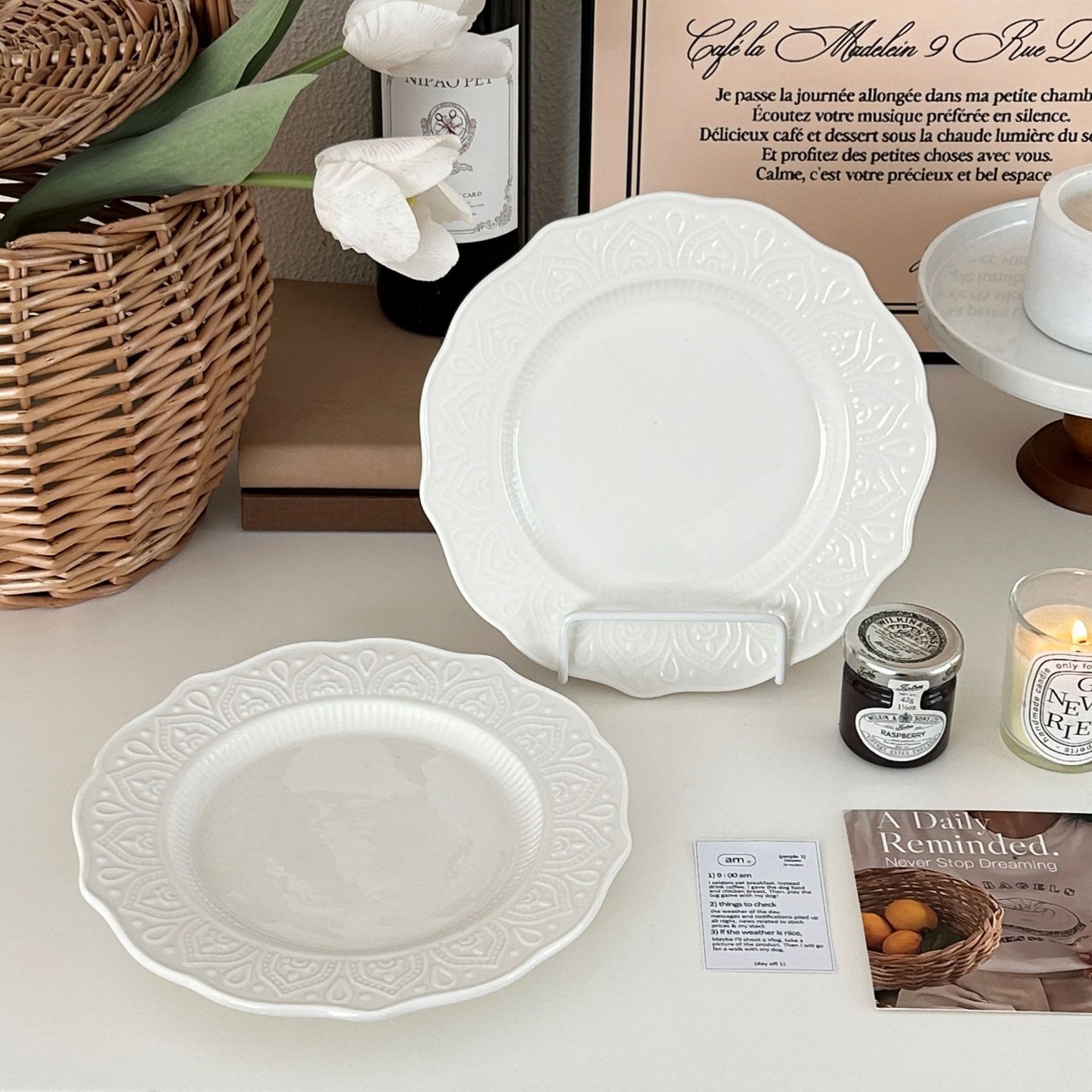 Ins-style retro embossed lace plate, pure white ceramic Western-style plate, steak plate, home flat plate, dessert cake plate full figure