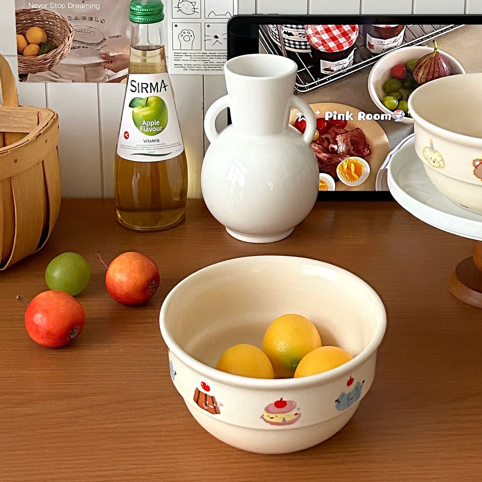"ins matte cartoon ceramic noodle bowl with milk and milk, home with a girlish heart, drinking soup and porridge, breakfast yogurt bowl, rice bowl. Application Scenario
