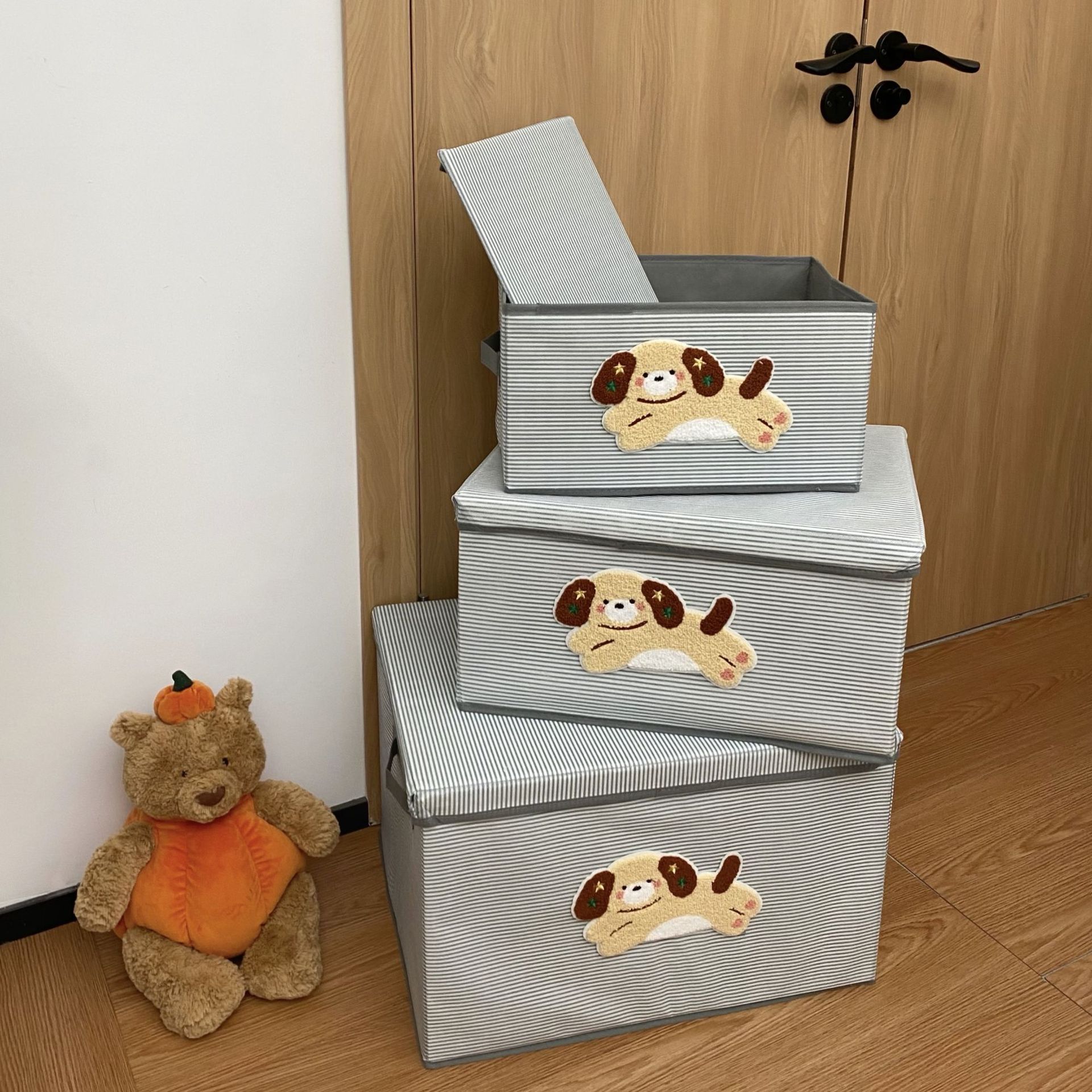 Striped puppy clothes storage box for bedroom, large-capacity fabric with lid, dirty clothes storage, foldable dust-proof storage box full figure