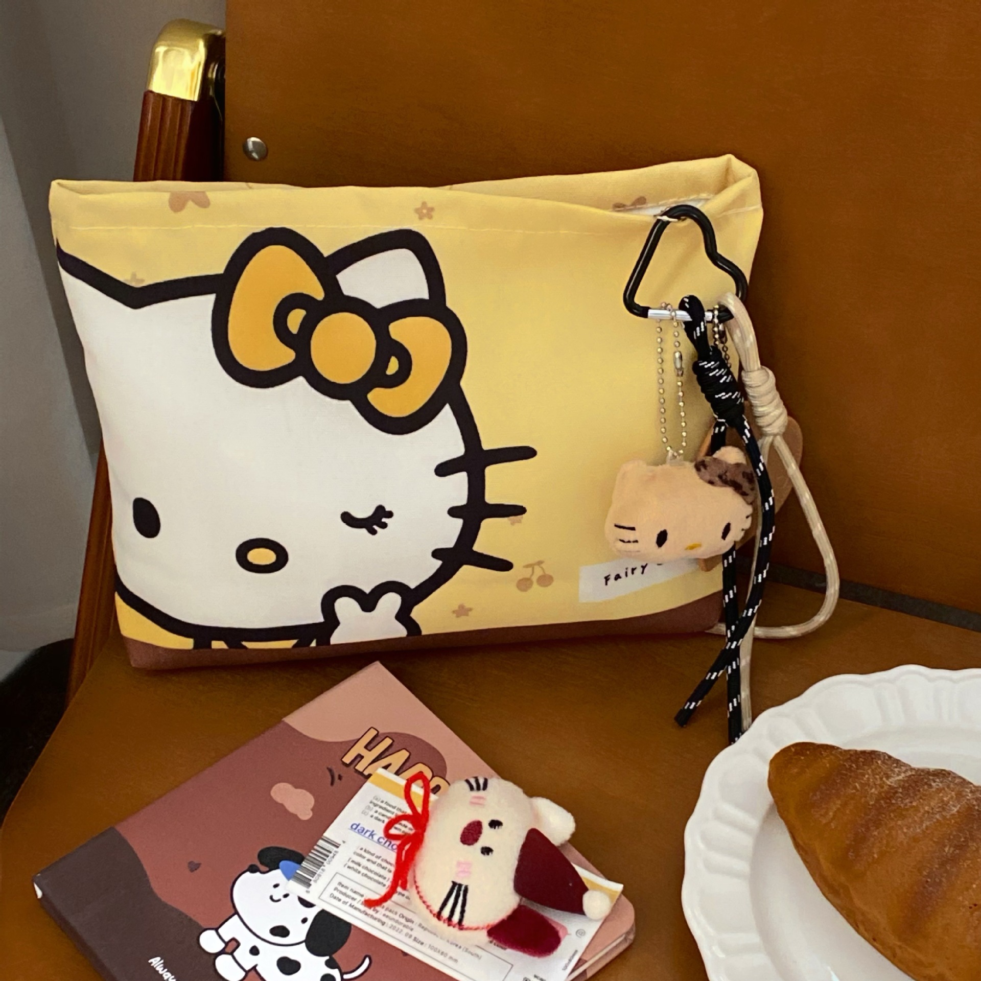 Cute cat makeup bag for women, new portable travel cosmetics storage bag, middle bag, toiletry bag, inner liner bag Specification drawing