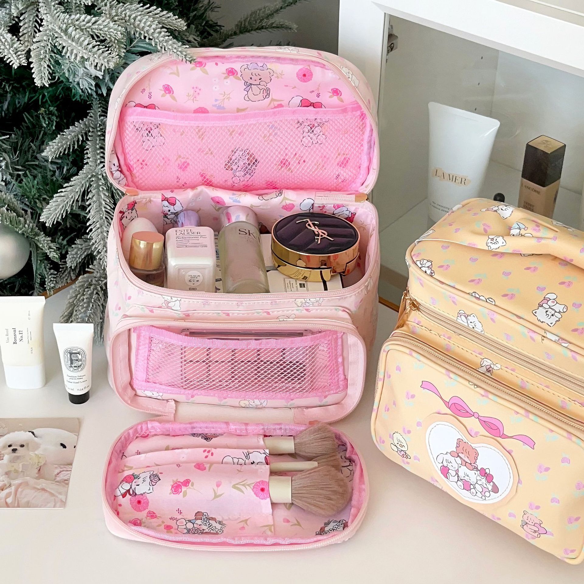 Cute princess makeup bag for girls 2024 New style, girlish heart storage bag, large capacity, square handbag for going out and traveling full figure