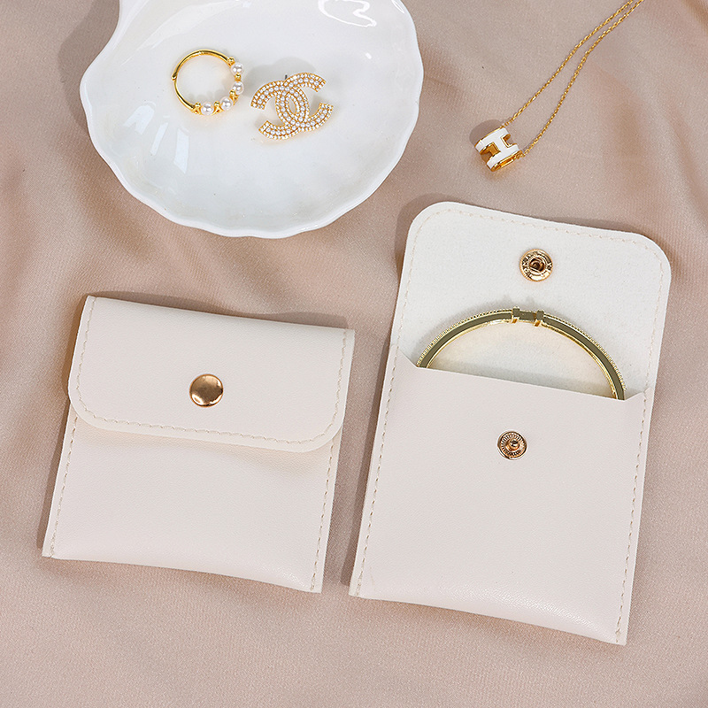 Jewelry bags, velvet pouches, waterproof snap bags, thickened fine velvet rings, necklaces and accessory storage bags full figure
