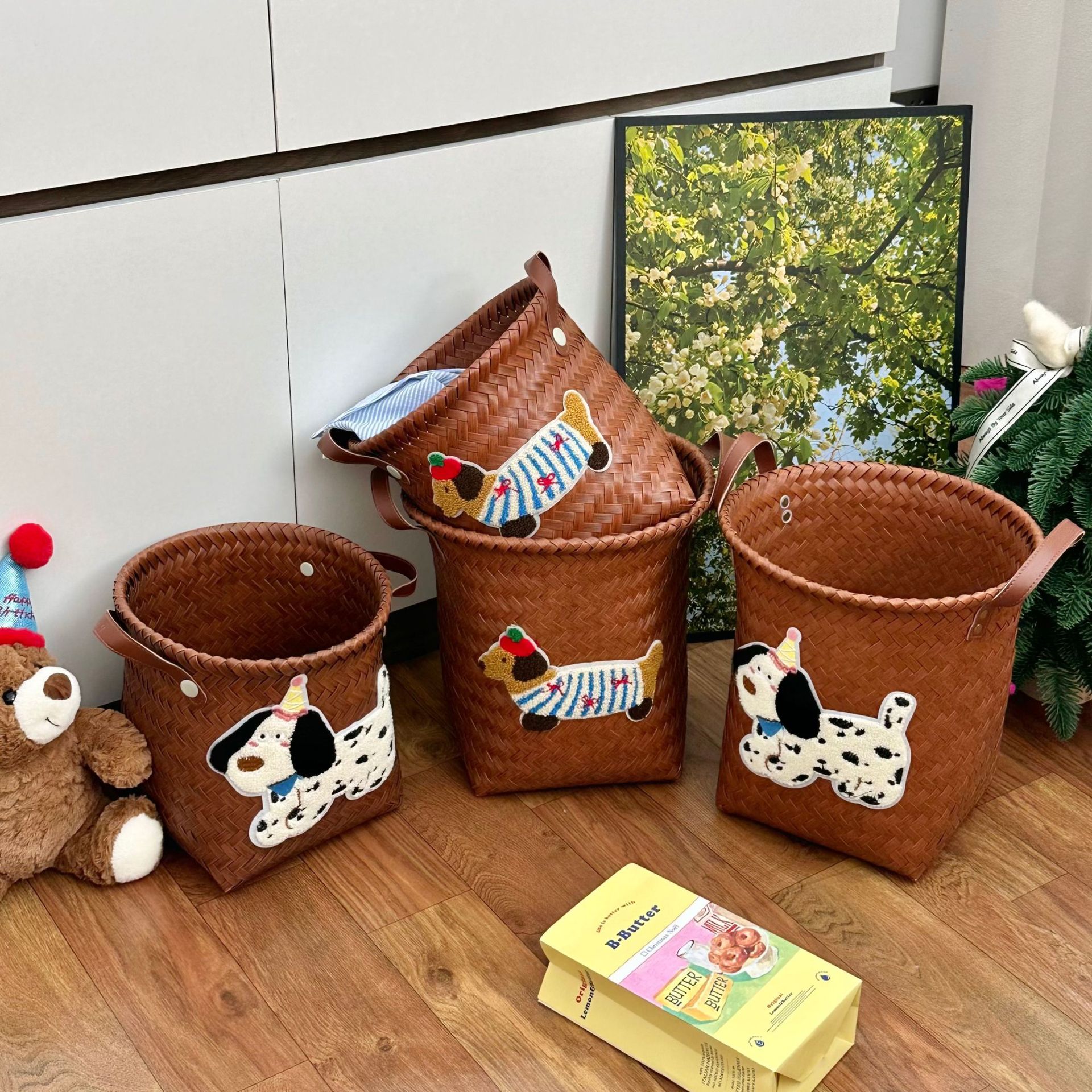 Chinese-style retro imitation rattan woven dirty clothes basket, large capacity at home, high appearance level cartoon miscellaneous items, underwear sorting basket, storage basket full figure