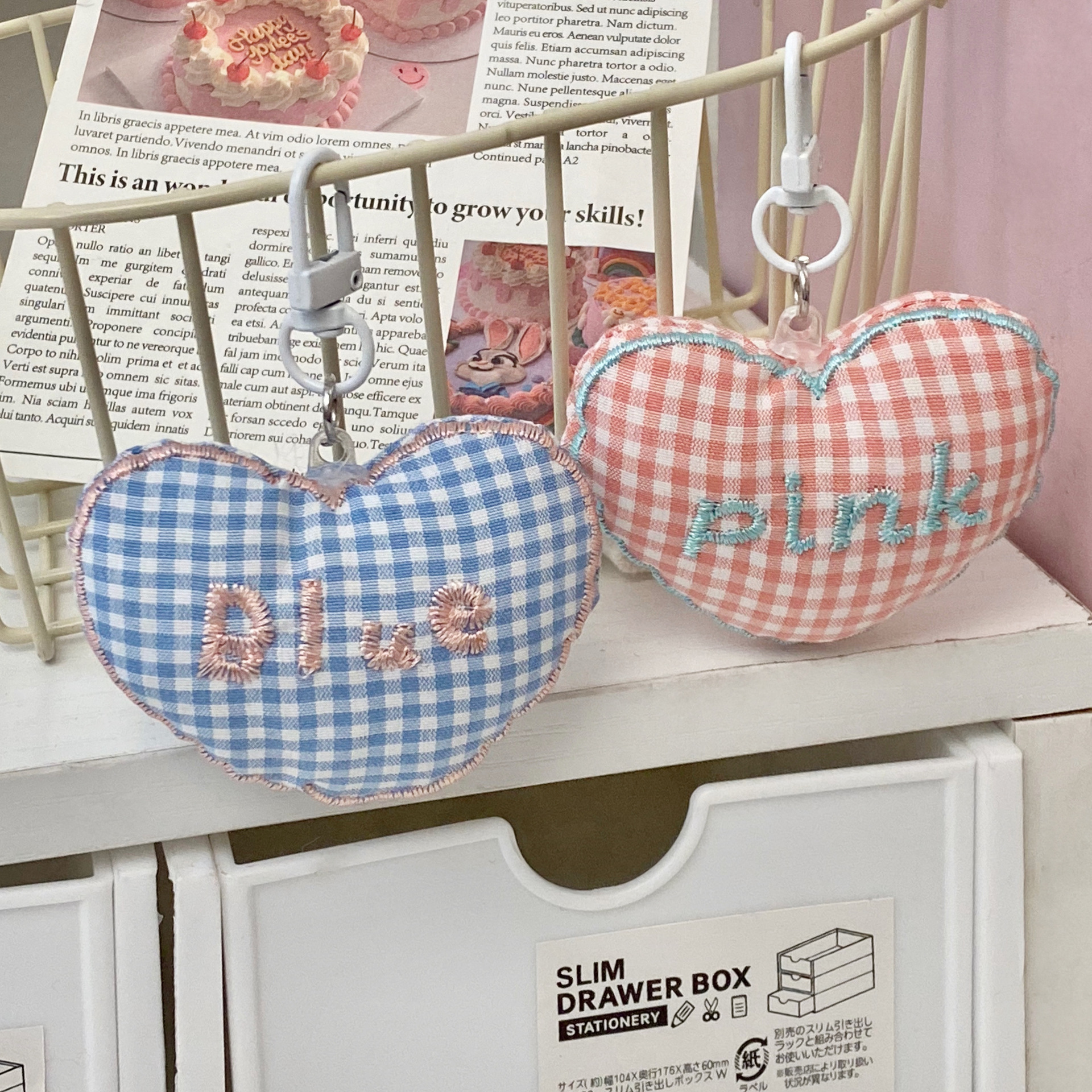 Korean-style checkered heart keychain, cute three-dimensional cotton-filled mini bag pendant, mini bag accessory, small trinket Application Scenario
