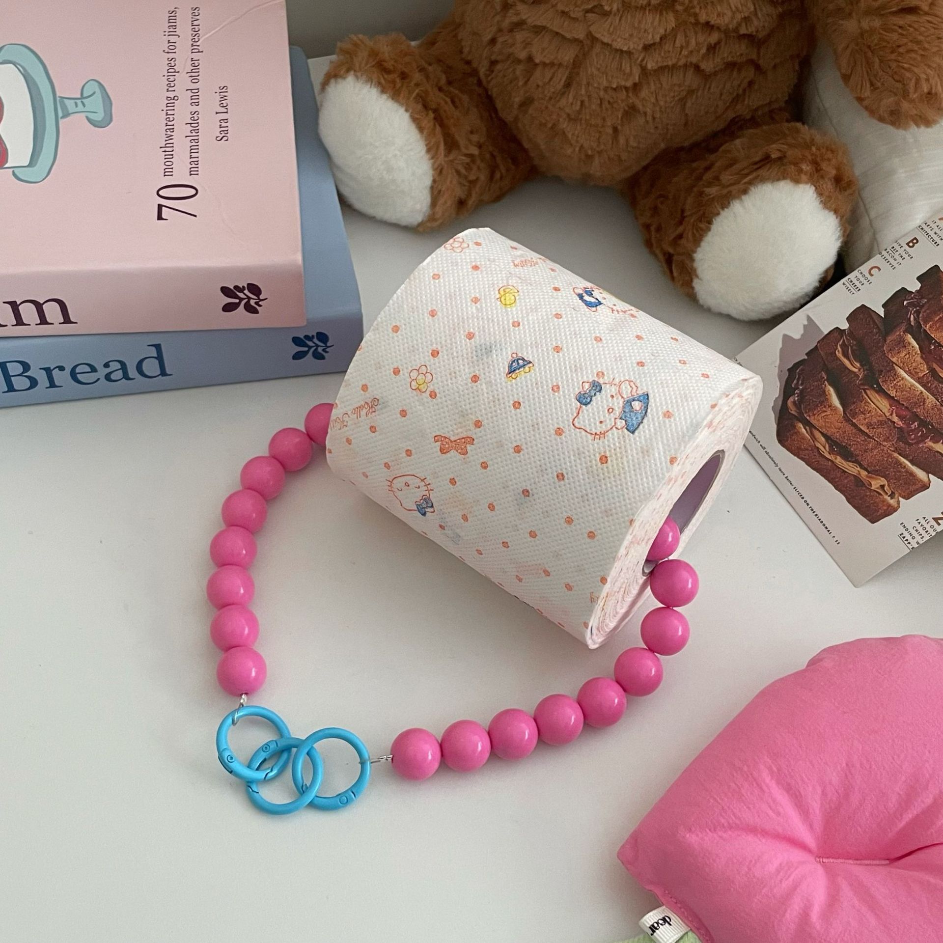 Dopamine rose red beaded chain, bathroom face towel roll paper, hanging beaded chain, creative decoration, wall-mounted shelf Specification drawing