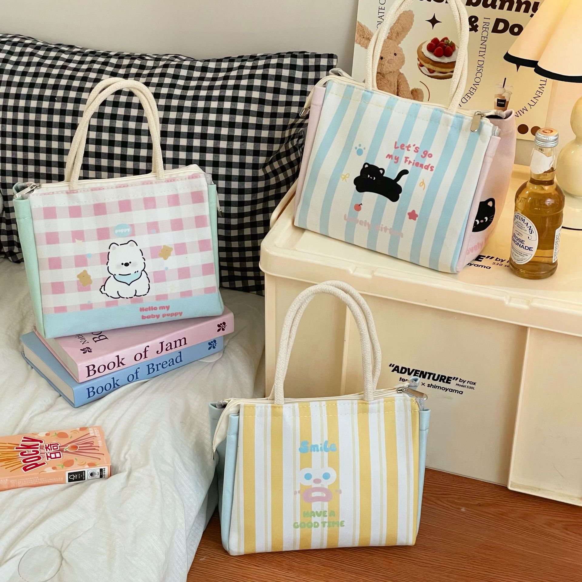 Cartoon cute and fun lunch box bag 2025 new style insulated bag for office workers and students to carry meals, cute and creative handbag details Picture