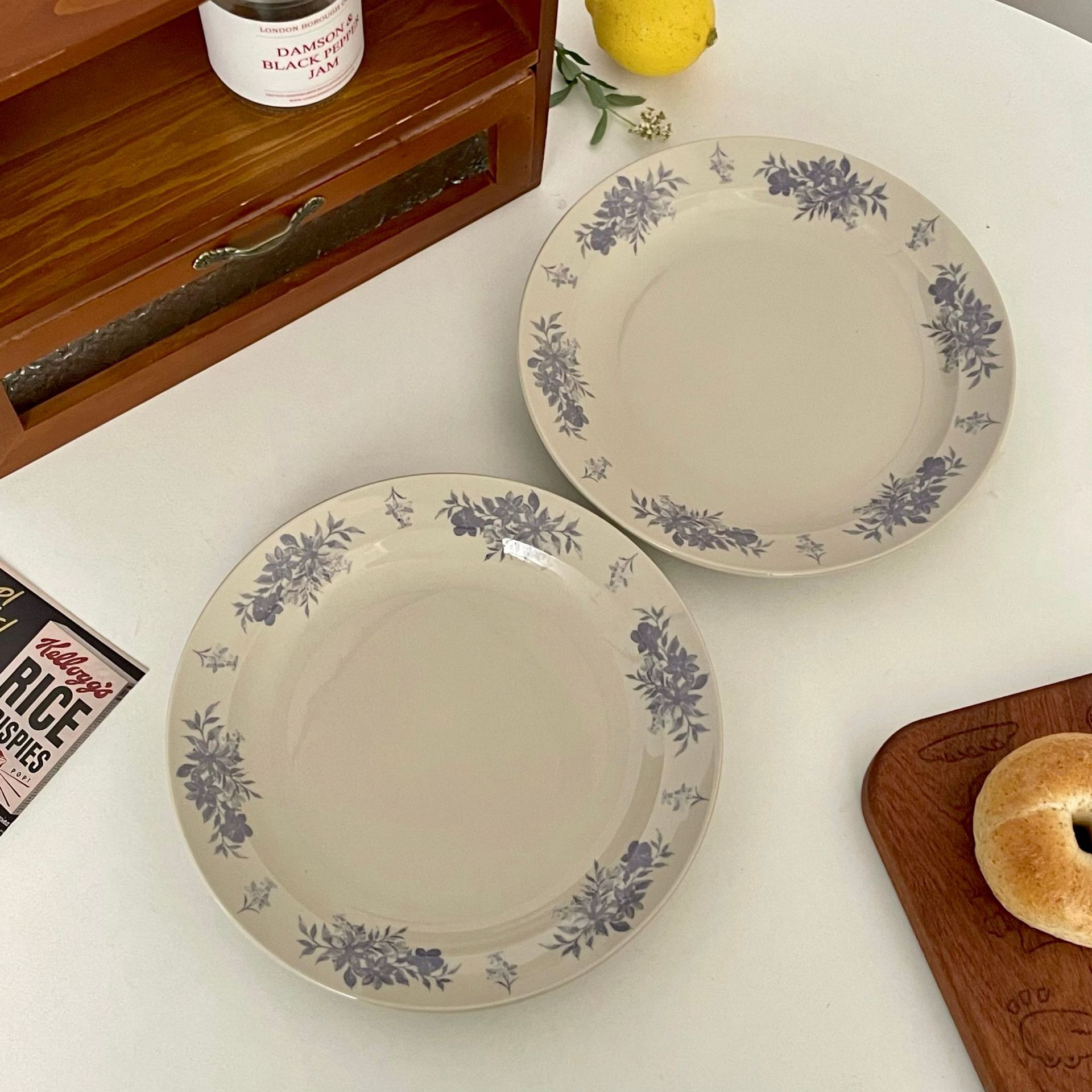 Chinese-style retro floral blue camellia ceramic plate, household high-appearancelevel dinner plate, afternoon tea plate, high-end dessert plate details Picture