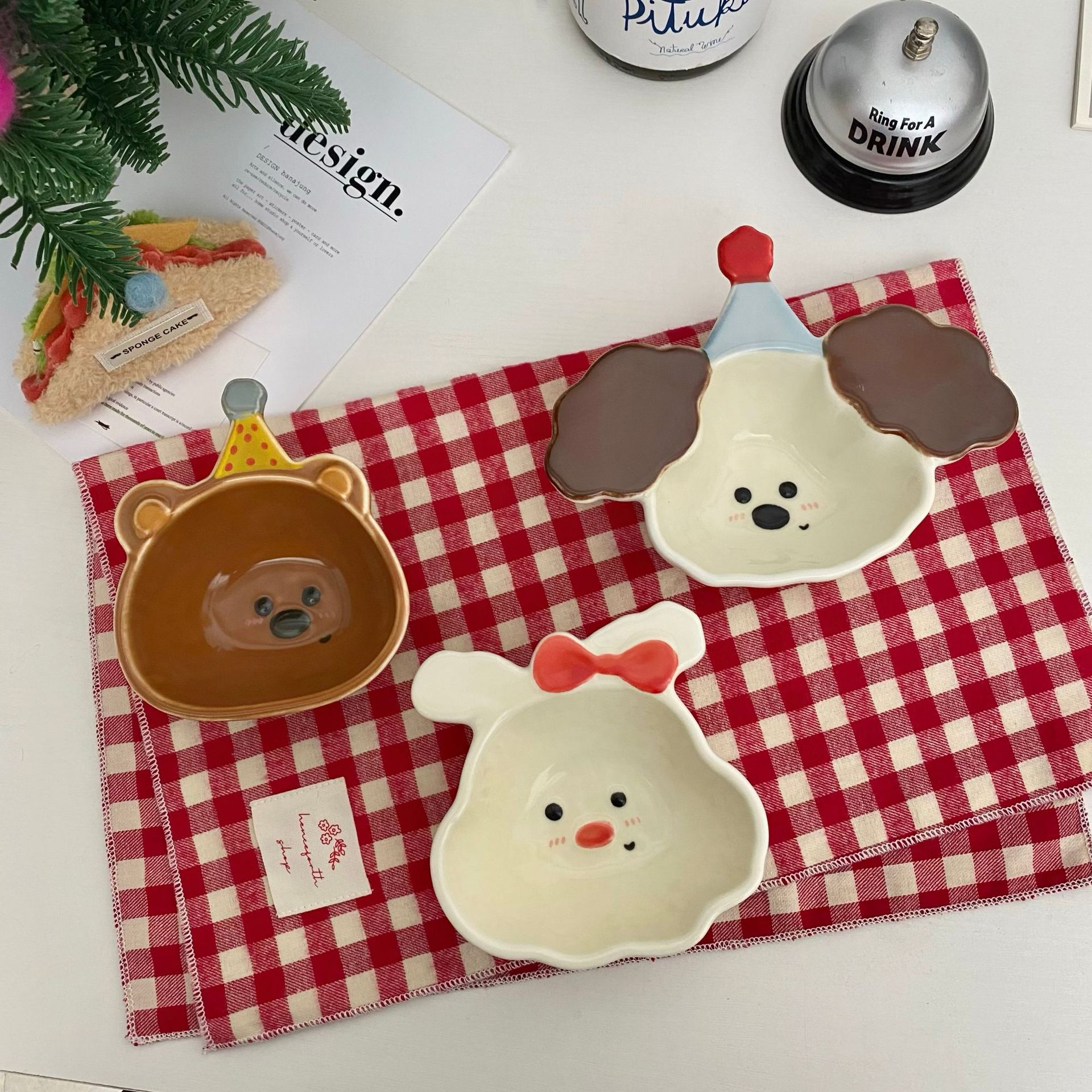 Korean cute cartoon oil plates, animal-shaped ceramic plates, dipping sauce plates, table hot pot plates, kitchen seasoning plates full figure