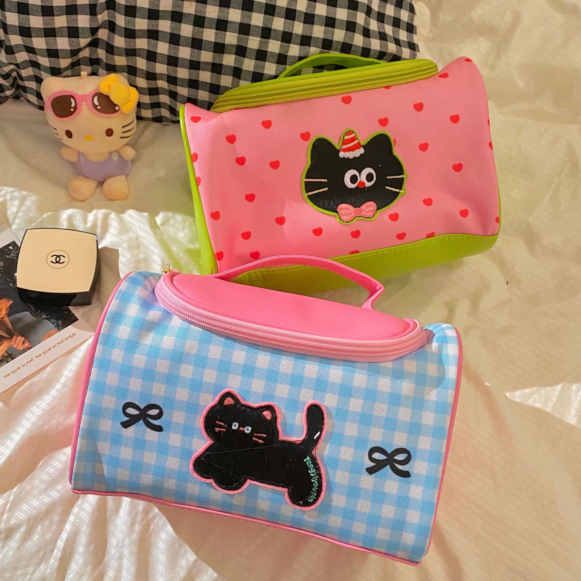 Cartoon kitten makeup bag for women 2024 New large-capacity skin care product storage bag, cute hand-held portable small bag full figure