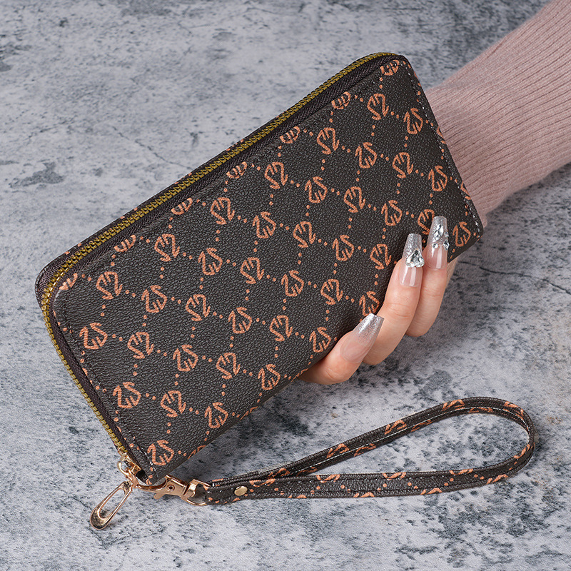 New cross-border 2024 women's wallet, mid-length clutch bag, European and American fashionable printed mobile phone bag, wallet and coin purse Application Scenario