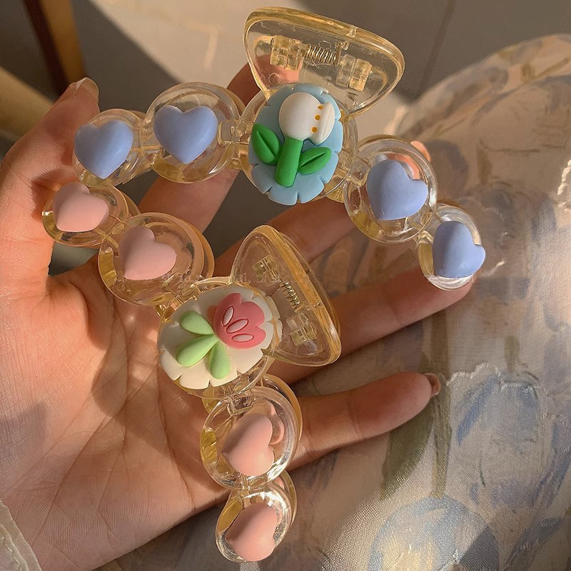 The trendy and cute tulip grabber women's summer new hair clip, a large shark clip at the back of the head, a fashionable hair clip and hair accessory Item Picture