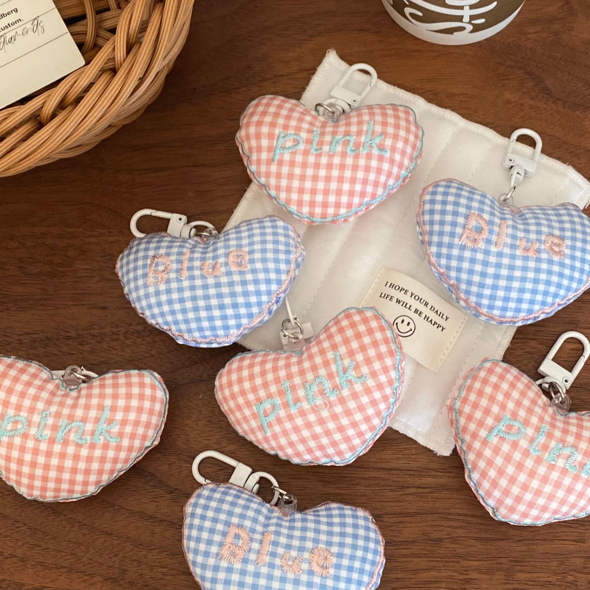 Korean-style checkered heart keychain, cute three-dimensional cotton-filled mini bag pendant, mini bag accessory, small trinket details Picture