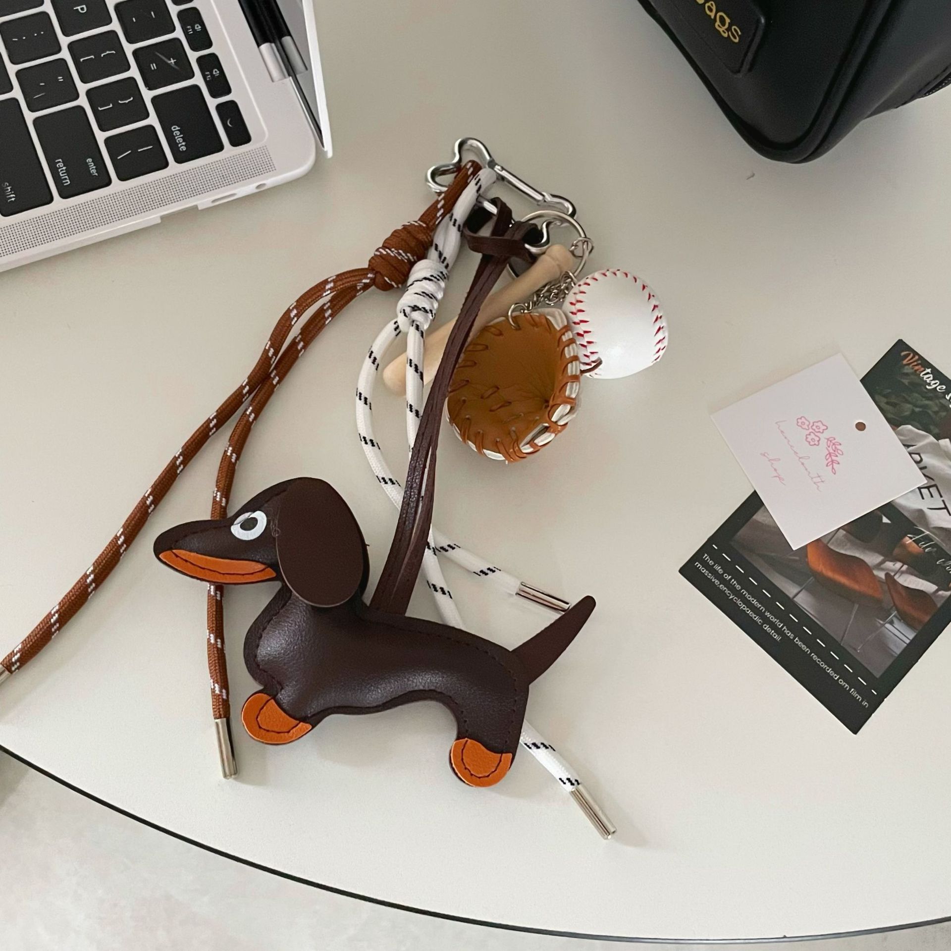 ins Korean version Dachshund pendants, high-end, niche diy cute doll accessories, couple bags, pendants, keychains full figure
