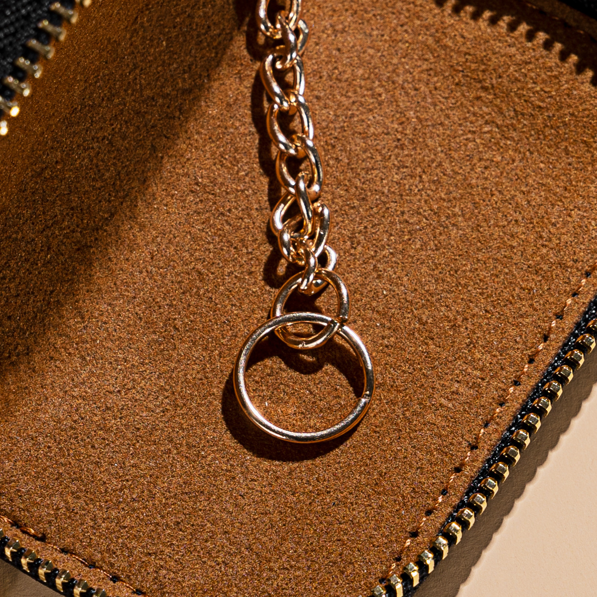 Cross-border fashion lychee pattern car key case, universal model, men's and women's storage key case, mini key case Application Scenario