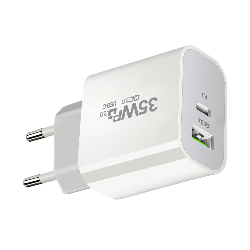 The 35W gallium nitride charger and 35W Australian PD+QC3.0 adapter are suitable for 35W direct charging of iPhone 15 Application Scenario
