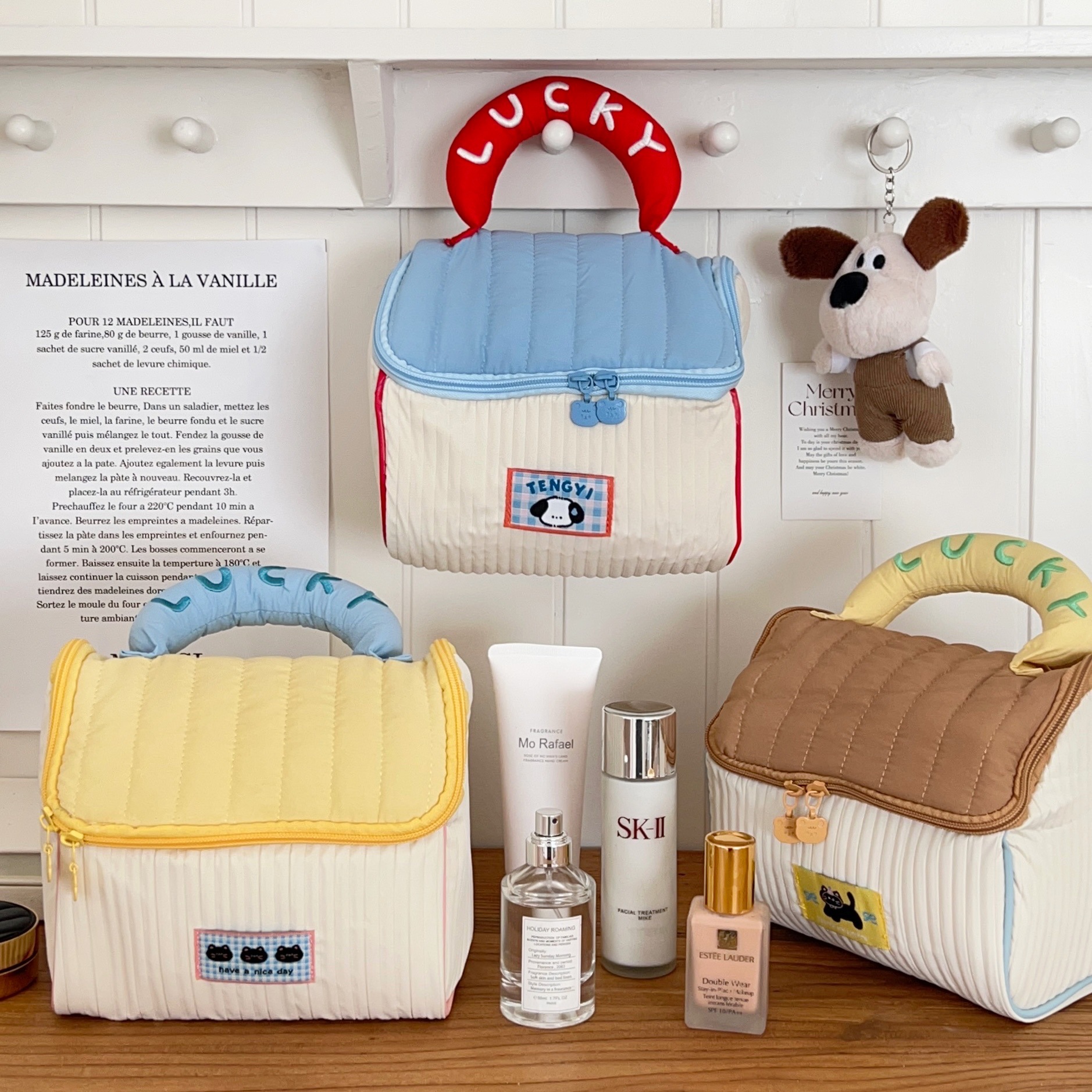 Small house-shaped cosmetic bag, women's portable large-capacity hand-held storage bag, travel and home thickened toiletry bag full figure
