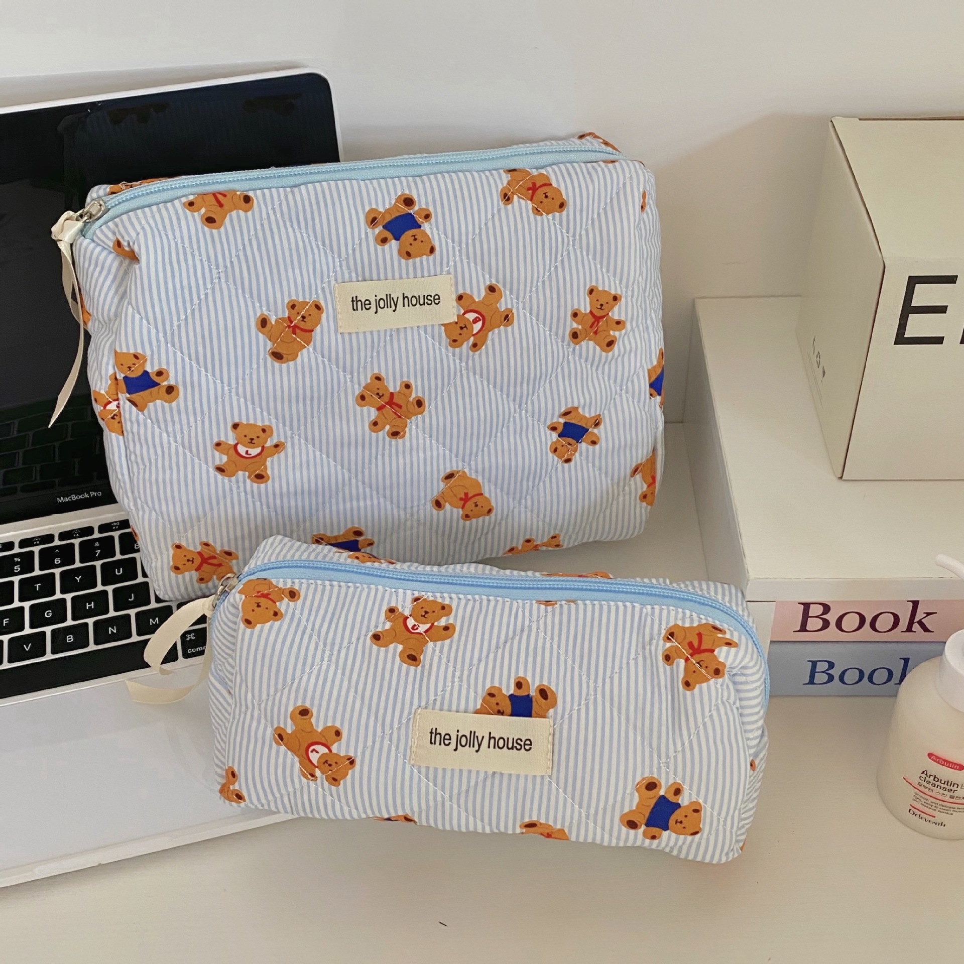 Cross-border blue striped bear makeup bag, large-capacity, high-end portable cosmetics storage bag, storage bag Specification drawing