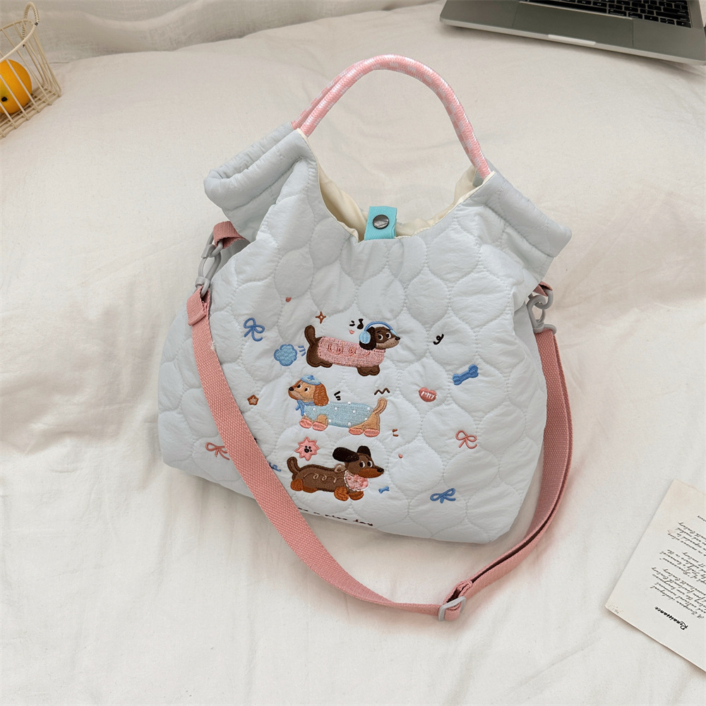 49272 cartoon-embroidered soft and cute crossbody bag, large-capacity single-shoulder handbag, quilted cotton commuting tote bag Specification drawing
