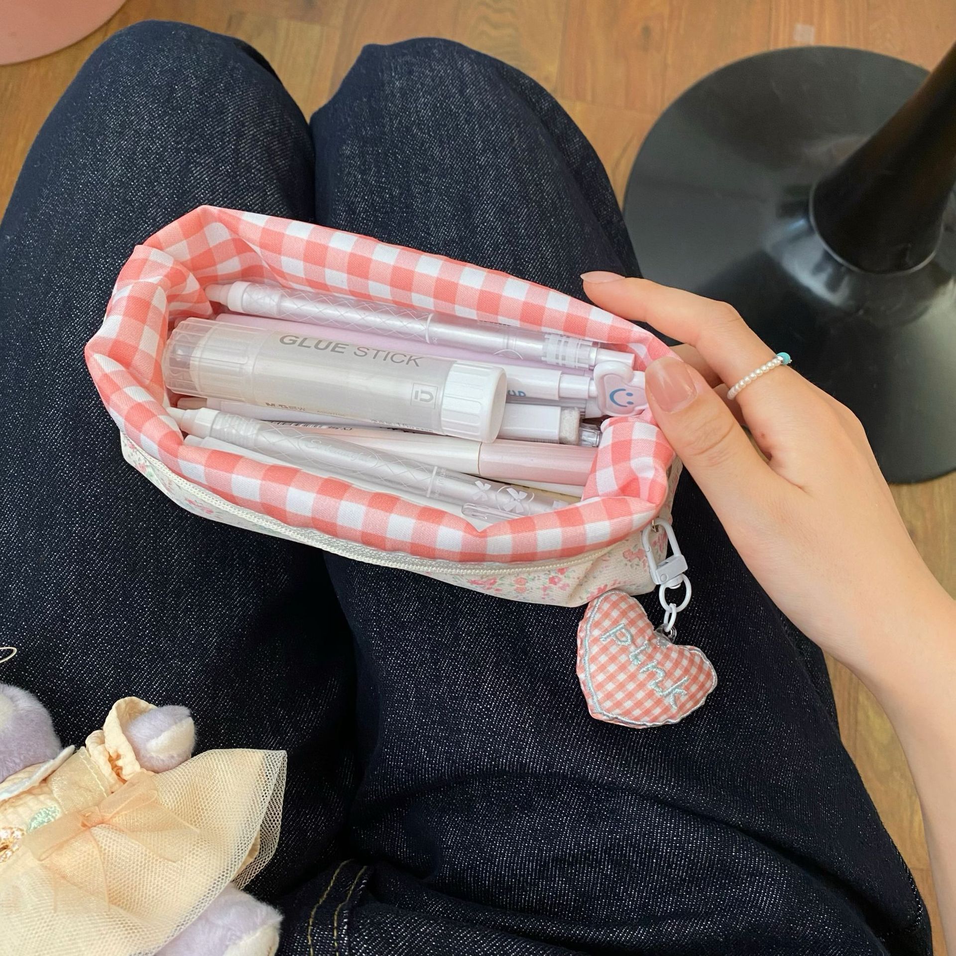 Lace floral pen case, high school girls' appearance level, ins style, large-capacity student portable stationery box, school supplies storage bag details Picture