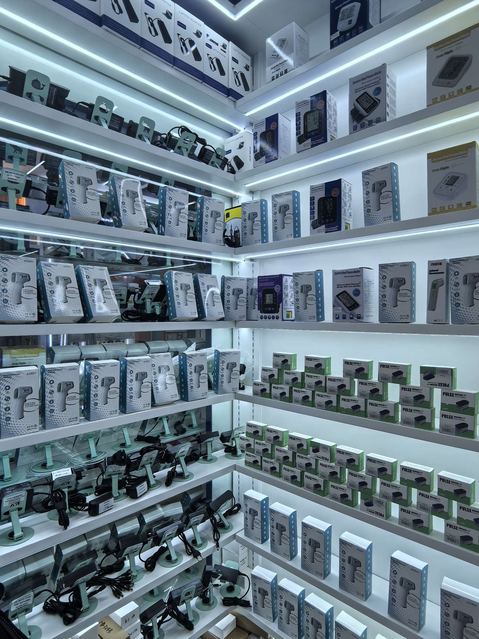 High-precision instruments and meters, infrared thermometers, green light distance meters, portable devices for temperature and humidity monitoring