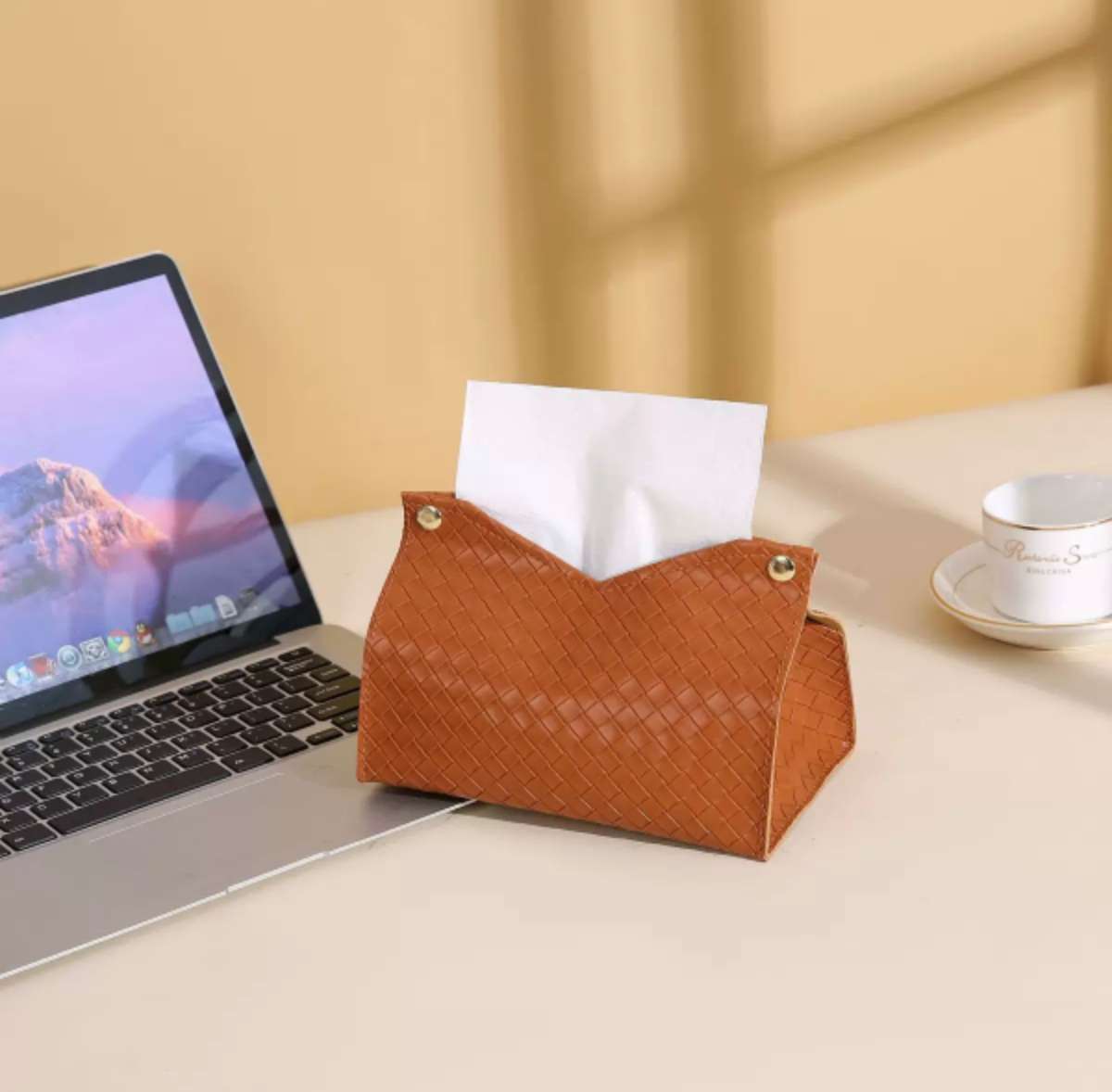 Leather woven tissue box, simple, creative, elegant and fashionable tissue box, living room, dining table, coffee table, bathroom tissue box detail image 4