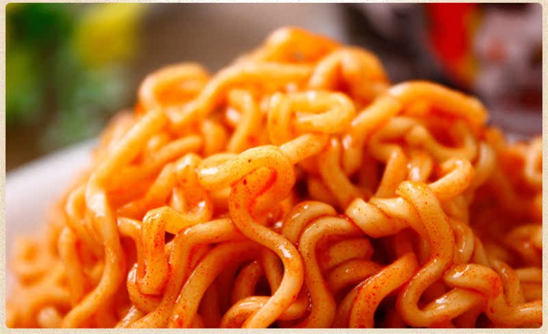 Free shipping for wholesale! Brother Bao's imported instant noodles, snacks, Korean Samyang Turkey Noodles, Spicy Chicken Flavor Cup Noodles 70G pic 10